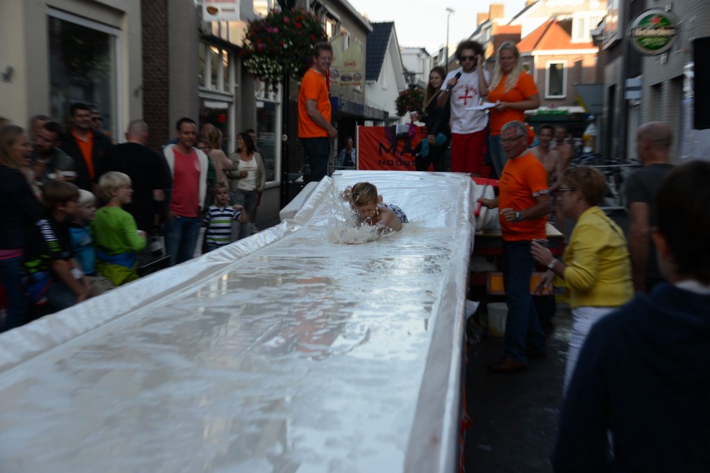 ../Images/Donderdag kermis 337.jpg